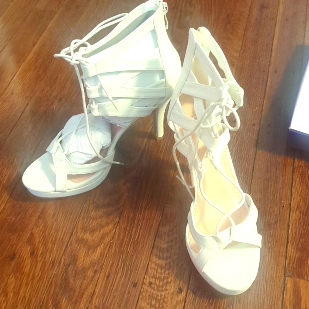 White laced high heels new with tags